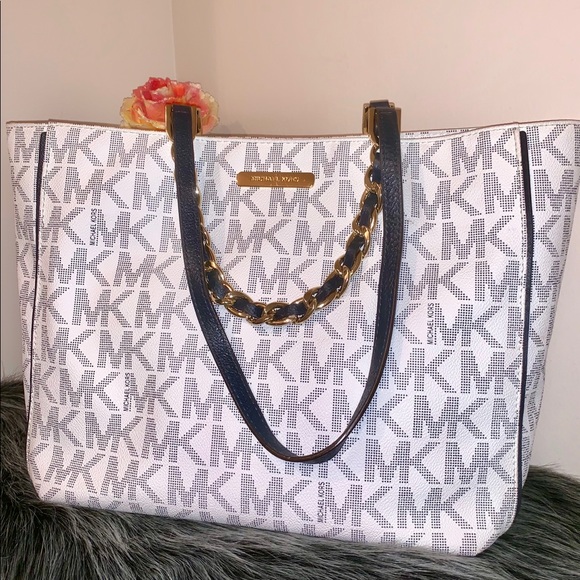 MICHAEL Michael Kors Handbags - 🎉HP🎉 NEW MICHEAL KORS TOTE